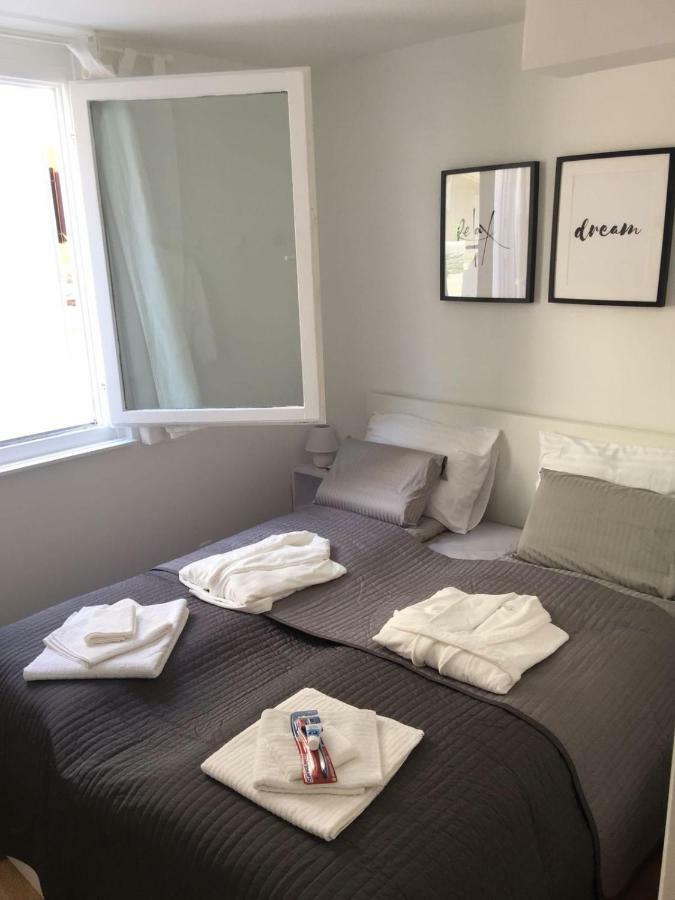 Apartment The Place Novigrad Istria Esterno foto